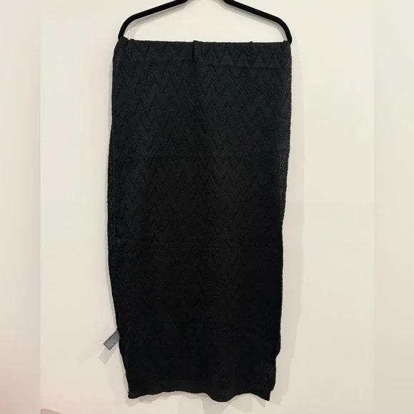 Vince Camuto Black Chevron Pointelle Blanket Scarf - Picture 2 of 6